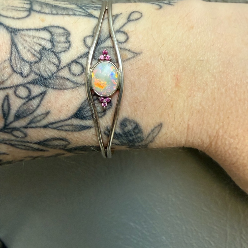 Stunning Opal and Sapphire Gemstone Bracelet